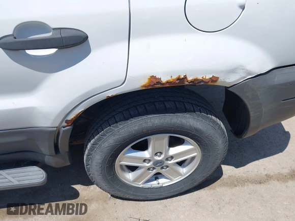 2007 Ford Escape XLS с VIN 1FMYU02Z57KB58377, выставлен на аукционе IAAI как лот 42715229 с пробегом 215 926 миль миль и . История ставок и продаж доступна на DreamBid. Изображение 6.