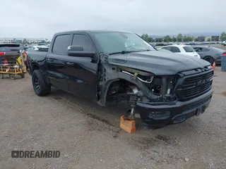 2019 Ram 1500 Big Horn z VIN 1C6RREFT4KN769609, wystawiony jako IAAI lot #42401229 z przebiegiem 46 049 mil mil oraz . Historia ofert i sprzedaży dostępna na DreamBid. Obrazek 1.