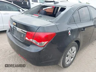 2015 Chevrolet Cruze LS z VIN 1G1PA5SH0F7174655, wystawiony jako IAAI lot #42047067 z przebiegiem 118 060 mil mil oraz . Historia ofert i sprzedaży dostępna na DreamBid. Obrazek 14.