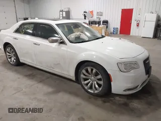 2018 Chrysler 300 Limited z VIN 2C3CCAEG9JH263797, wystawiony jako IAAI lot #41717266 z przebiegiem 101 723 mil mil oraz . Historia ofert i sprzedaży dostępna na DreamBid. Obrazek 1.