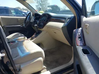 2002 Toyota Highlander with VIN JTEGF21A020031795, listed as a IAAI auction lot 41866834 with 184,789 mi miles. Bid and sale history available at carsss.com. Image 5.
