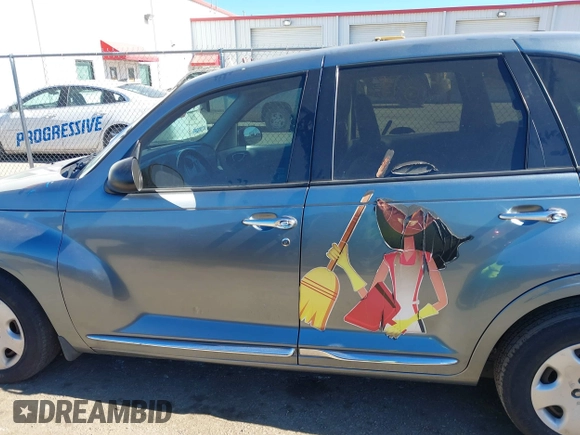 2010 Chrysler PT Cruiser z VIN 3A4GY5F99AT219189, wystawiony jako IAAI lot #41368417 z przebiegiem 136 915 mil mil oraz . Historia ofert i sprzedaży dostępna na DreamBid. Obrazek 15.