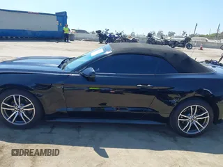 2017 Ford Mustang EcoBoost Premium z VIN 1FATP8UH8H5331324, wystawiony jako IAAI lot #42754503 z przebiegiem 84 209 mil mil oraz . Historia ofert i sprzedaży dostępna na DreamBid. Obrazek 14.