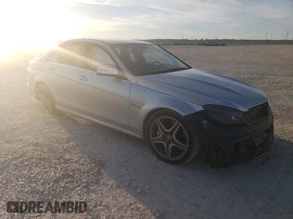 2009 Mercedes-Benz C 63 AMG with VIN WDDGF77X59F251024, listed as a Copart auction lot 86815874 with 116,990 mi miles and Salvage Title. Bid and sale history available at DreamBid. Image 4.