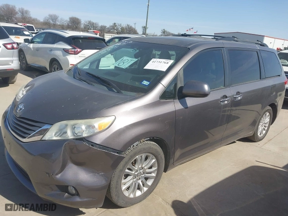 2012 Toyota Sienna XLE AAS with VIN 5TDYK3DC4CS216695, listed as a IAAI auction lot 41731768 with 186,362 mi miles. Bid and sale history available at carsss.com. Image 17.
