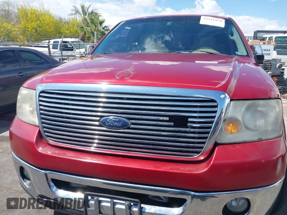 2007 Ford F-150 XL z VIN 1FTPX12V77FB58688, wystawiony jako IAAI lot #42111979 z przebiegiem 207 824 mil mil oraz . Historia ofert i sprzedaży dostępna na DreamBid. Obrazek 6.