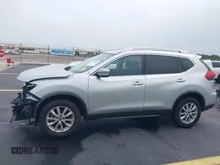 2017 Nissan Rogue SV с VIN KNMAT2MV9HP552905, выставлен на аукционе IAAI как лот 42428554 с пробегом 164 160 миль миль и . История ставок и продаж доступна на DreamBid. Изображение 15.