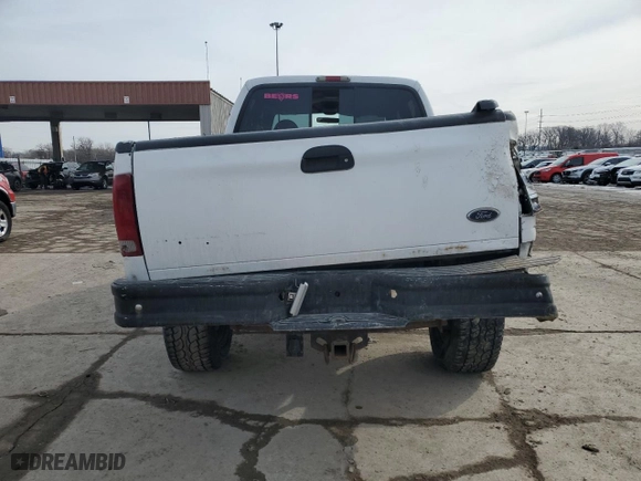 1999 Ford Super Duty F-250 XL with VIN 1FTNX21S7XEE25340, listed as a Copart auction lot 45423925 with 324,950 mi miles and Salvage Title. Bid and sale history available at carsss.com. Image 6.