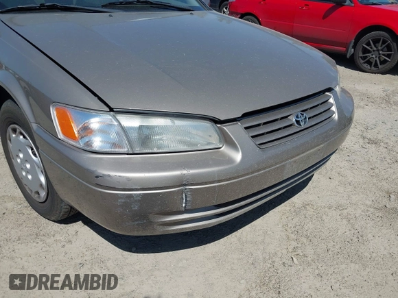 1999 Toyota Camry LE с VIN 4T1BG28K8XU483578, выставлен на аукционе IAAI как лот 42450294 с пробегом 122 664 миль миль и . История ставок и продаж доступна на DreamBid. Изображение 6.