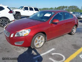 2013 Volvo S60 T5 Premier with VIN YV1612FS3D1232484, listed as a IAAI auction lot 41961900 with 127,059 mi miles. Bid and sale history available at carsss.com. Image 2.