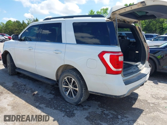 2019 Ford Expedition XLT z VIN 1FMJU1HT1KEA85882, wystawiony jako IAAI lot #42127179 z przebiegiem 110 173 mil mil oraz . Historia ofert i sprzedaży dostępna na DreamBid. Obrazek 3.