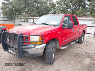 2000 Ford Super Duty F-250 XL with VIN 1FTNW21F9YED11508, listed as a IAAI auction lot 41361571 with 267,014 mi miles. Bid and sale history available at carsss.com. Image 2.