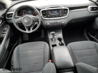 2017 Kia Sorento L with VIN 5XYPG4A32HG263302, listed as a Copart auction lot 49800575 with 91,670 mi miles and Clean Title. Bid and sale history available at carsss.com. Image 8.