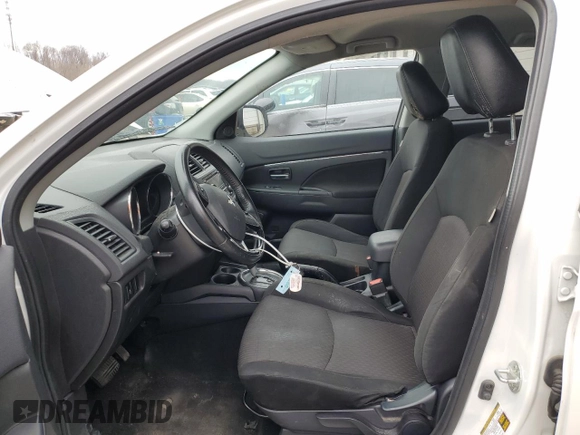 2017 Mitsubishi Outlander ES z VIN JA4AP3AU5HZ067293, wystawiony jako Copart lot #51061615 z przebiegiem 142 612 mil mil oraz Szkoda całkowita • Salvage title. Historia ofert i sprzedaży dostępna na DreamBid. Obrazek 7.