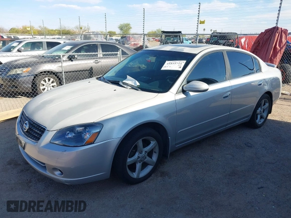 2005 Nissan Altima 3.5 SE with VIN 1N4BL11D15C367864, listed as a IAAI auction lot 41855721 with 175,976 mi miles. Bid and sale history available at carsss.com. Image 2.