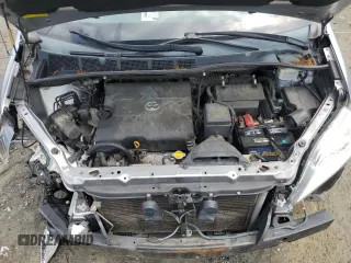 2011 Toyota Sienna XLE AAS z VIN 5TDYK3DC1BS165154, wystawiony jako Copart lot #57044235 z przebiegiem 232 461 mil mil oraz Szkoda całkowita • Salvage title. Historia ofert i sprzedaży dostępna na DreamBid. Obrazek 12.