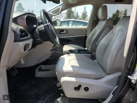 2021 Chrysler Voyager LXi with VIN 2C4RC1DG0MR551892, listed as a Copart auction lot 55516755 with 151,137 mi miles and Clean Title. Bid and sale history available at DreamBid. Image 7.