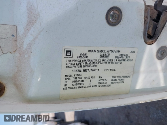 1996 GMC Yukon with VIN 1GKEK13R2TJ746811, listed as a IAAI auction lot 41955840 with 2,242,108 mi miles. Bid and sale history available at carsss.com. Image 9.