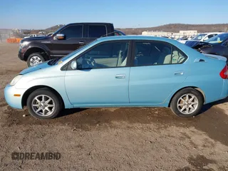 2001 Toyota Prius with VIN JT2BK12U110032698, listed as a IAAI auction lot 41379835 with 140,893 mi miles. Bid and sale history available at carsss.com. Image 14.