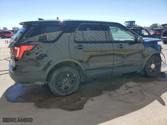2017 Ford Police Interceptor Utility with VIN 1FM5K8AT9HGA79352, listed as a Copart auction lot 76532724 with 0 mi miles and Salvage Title. Bid and sale history available at carsss.com. Image 3.