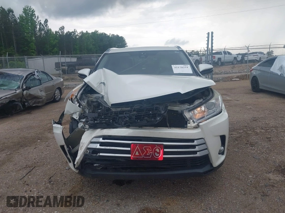 2017 Toyota Highlander XLE with VIN 5TDKZRFH2HS517308, listed as a IAAI auction lot 42170331 with 149,176 mi miles and . Bid and sale history available at DreamBid. Image 6.