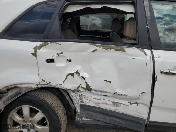 2011 Kia Sorento LX with VIN 5XYKT3A10BG007424, listed as a Copart auction lot 76543113 with 100,548 mi miles and Salvage Title. Bid and sale history available at carsss.com. Image 11.