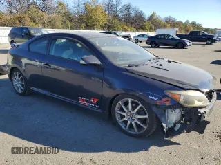 2006 Scion tC z VIN JTKDE167X60085119, wystawiony jako Copart lot #76897834 z przebiegiem 213 896 mil mil oraz Szkody całkowita. Historia ofert i sprzedaży dostępna na DreamBid. Obrazek 4.