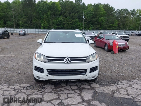 2012 Volkswagen Touareg Sport z VIN WVGEF9BP0CD006506, wystawiony jako IAAI lot #42355432 z przebiegiem 175 346 mil mil oraz . Historia ofert i sprzedaży dostępna na DreamBid. Obrazek 12.