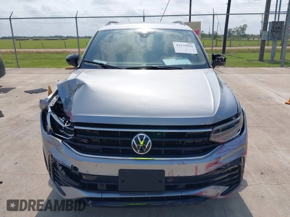 2023 Volkswagen Tiguan SE R-Line Black с VIN 3VVCB7AX5PM064412, выставлен на аукционе IAAI как лот 42279912 с пробегом 72 528 миль миль и . История ставок и продаж доступна на DreamBid. Изображение 12.