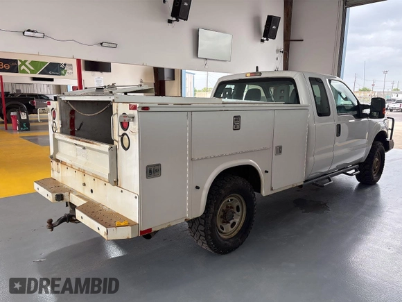 2011 Ford F-250 XL with VIN 1FT7X2B63BEB77171, listed as a IAAI auction lot 42677709 with 268,911 mi miles and . Bid and sale history available at DreamBid. Image 14.