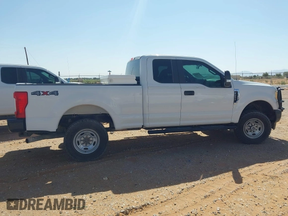 2017 Ford F-250 XLT с VIN 1FT7X2B61HEC10144, выставлен на аукционе IAAI как лот 42256812 с пробегом 123 380 миль миль и . История ставок и продаж доступна на DreamBid. Изображение 13.