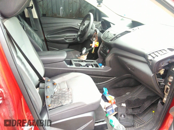 2019 Ford Escape S с VIN 1FMCU0F74KUB00583, выставлен на аукционе IAAI как лот 41341599 с пробегом 105 561 миль миль и . История ставок и продаж доступна на DreamBid. Изображение 5.