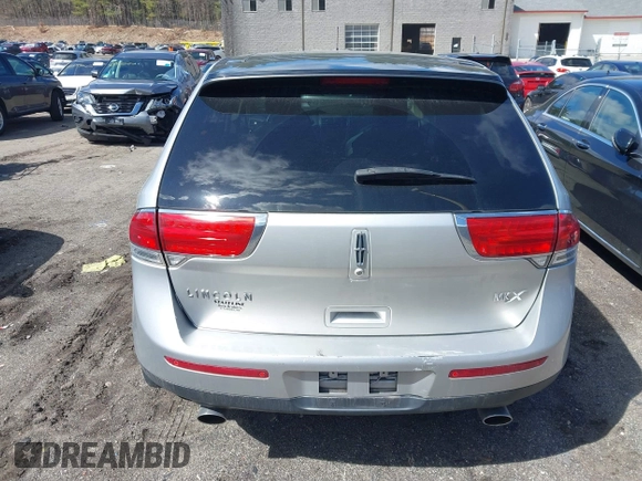 2014 Lincoln MKX with VIN 2LMDJ8JK4EBL10705, listed as a IAAI auction lot 41870228 with 166,527 mi miles and . Bid and sale history available at DreamBid. Image 16.