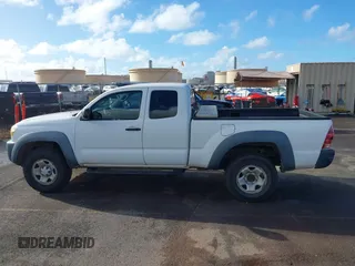 2005 Toyota Tacoma PreRunner z VIN 5TETU62N55Z086801, wystawiony jako IAAI lot #41699187 z przebiegiem 171 703 mil mil oraz . Historia ofert i sprzedaży dostępna na DreamBid. Obrazek 14.