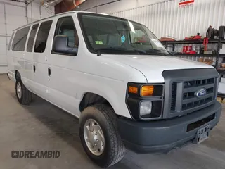 2014 Ford Econoline Passenger XL z VIN 1FBSS3BL5EDB20859, wystawiony jako IAAI lot #42488008 z przebiegiem 88 890 mil mil oraz . Historia ofert i sprzedaży dostępna na DreamBid. Obrazek 1.