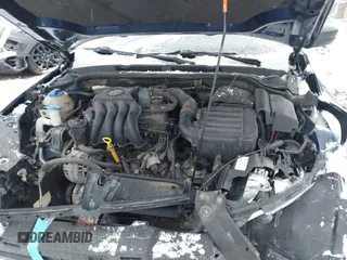 2014 Volkswagen Jetta S z VIN 3VW2K7AJXEM335027, wystawiony jako IAAI lot #41238282 z przebiegiem 157 568 mil mil oraz . Historia ofert i sprzedaży dostępna na DreamBid. Obrazek 10.