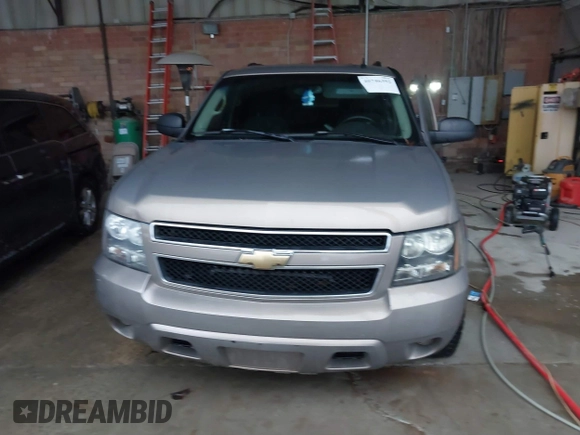 2007 Chevrolet Tahoe LTZ с VIN 1GNFC130X7R290280, выставлен на аукционе IAAI как лот 40746392 с пробегом Не указан миль и . История ставок и продаж доступна на DreamBid. Изображение 12.