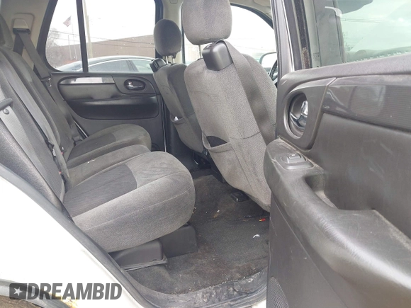 2008 GMC Envoy SLE2 with VIN 1GKDT13S582112468, listed as a IAAI auction lot 41686605 with 215,163 mi miles. Bid and sale history available at carsss.com. Image 8.