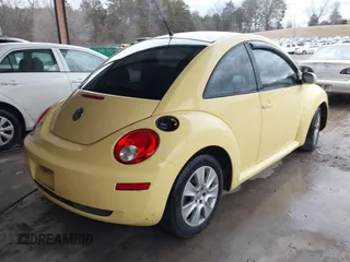 2008 Volkswagen New Beetle Coupe S with VIN 3VWPW31C18M509074, listed as a IAAI auction lot 41468708 with 200,106 mi miles. Bid and sale history available at carsss.com. Image 4.