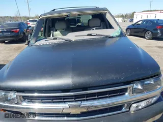 2000 Chevrolet New Tahoe LT with VIN 1GNEK13TXYJ191872, listed as a IAAI auction lot 41860033 with 1 mi miles. Bid and sale history available at carsss.com. Image 12.