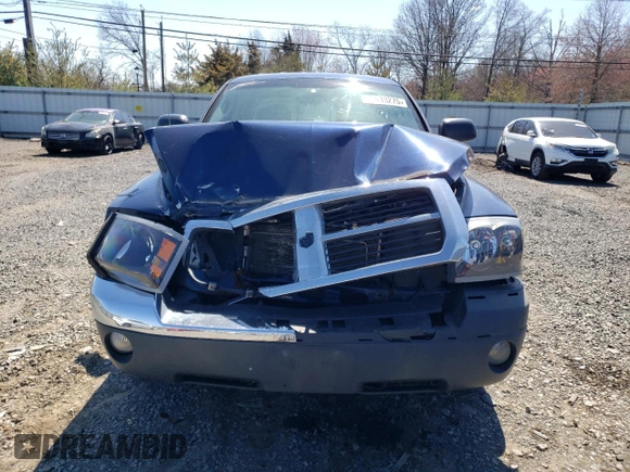 2005 Dodge Dakota SLT z VIN 1D7HW48N05S181997, wystawiony jako Copart lot #50633275 z przebiegiem 127 002 mil mil oraz Szkoda całkowita • Salvage title. Historia ofert i sprzedaży dostępna na DreamBid. Obrazek 5.