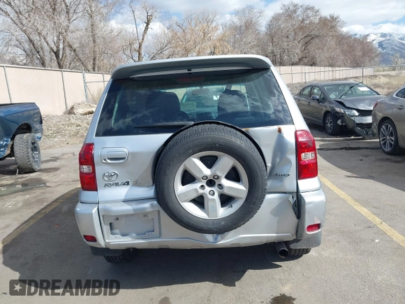 2005 Toyota RAV4 with VIN JTEHD20V150044817, listed as a IAAI auction lot 41782554 with 211,316 mi miles. Bid and sale history available at carsss.com. Image 16.
