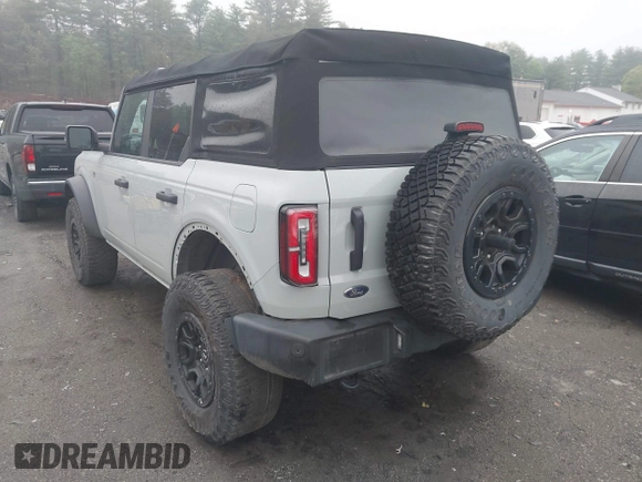 2022 Ford Bronco with VIN 1FMEE5DP2NLA70127, listed as a IAAI auction lot 42224917 with 28,923 mi miles and . Bid and sale history available at DreamBid. Image 3.