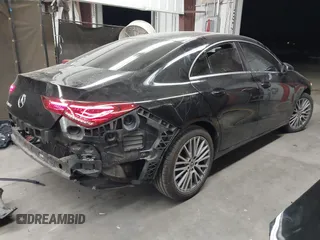 2021 Mercedes-Benz CLA 250 z VIN W1K5J4GB5MN222422, wystawiony jako IAAI lot #42326737 z przebiegiem 42 327 mil mil oraz . Historia ofert i sprzedaży dostępna na DreamBid. Obrazek 4.