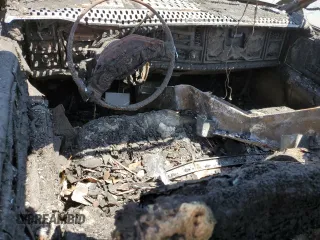 1979 Cadillac Eldorado z VIN 6L57B9E638130, wystawiony jako Copart lot #56873134 z przebiegiem Nie podano mil oraz Nie do naprawy • Non repairable. Historia ofert i sprzedaży dostępna na DreamBid. Obrazek 8.