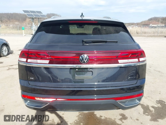 2024 Volkswagen Atlas SE z VIN 1V2LE2CA7RC230983, wystawiony jako IAAI lot #41786500 z przebiegiem 34 241 mil mil oraz . Historia ofert i sprzedaży dostępna na DreamBid. Obrazek 17.