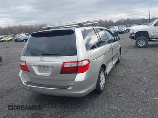 2006 Honda Odyssey LX with VIN 5FNRL38216B105808, listed as a IAAI auction lot 41737585 with 193,915 mi miles. Bid and sale history available at carsss.com. Image 4.