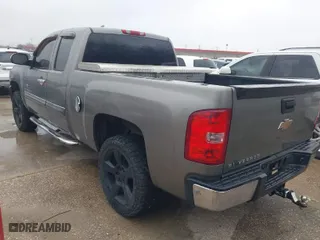 2009 Chevrolet Silverado 1500 LT with VIN 1GCEC29J59Z167323, listed as a IAAI auction lot 41613043 with 208,906 mi miles. Bid and sale history available at carsss.com. Image 3.
