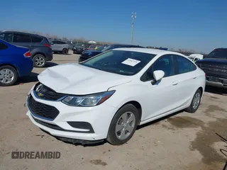 2017 Chevrolet Cruze LS z VIN 1G1BC5SM5H7156009, wystawiony jako IAAI lot #41667324 z przebiegiem 164 754 mil mil oraz . Historia ofert i sprzedaży dostępna na DreamBid. Obrazek 17.