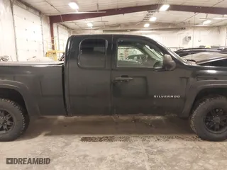 2010 Chevrolet Silverado 1500 LT with VIN 1GCSKSE30AZ132965, listed as a IAAI auction lot 41532816 with 224,632 mi miles. Bid and sale history available at carsss.com. Image 13.